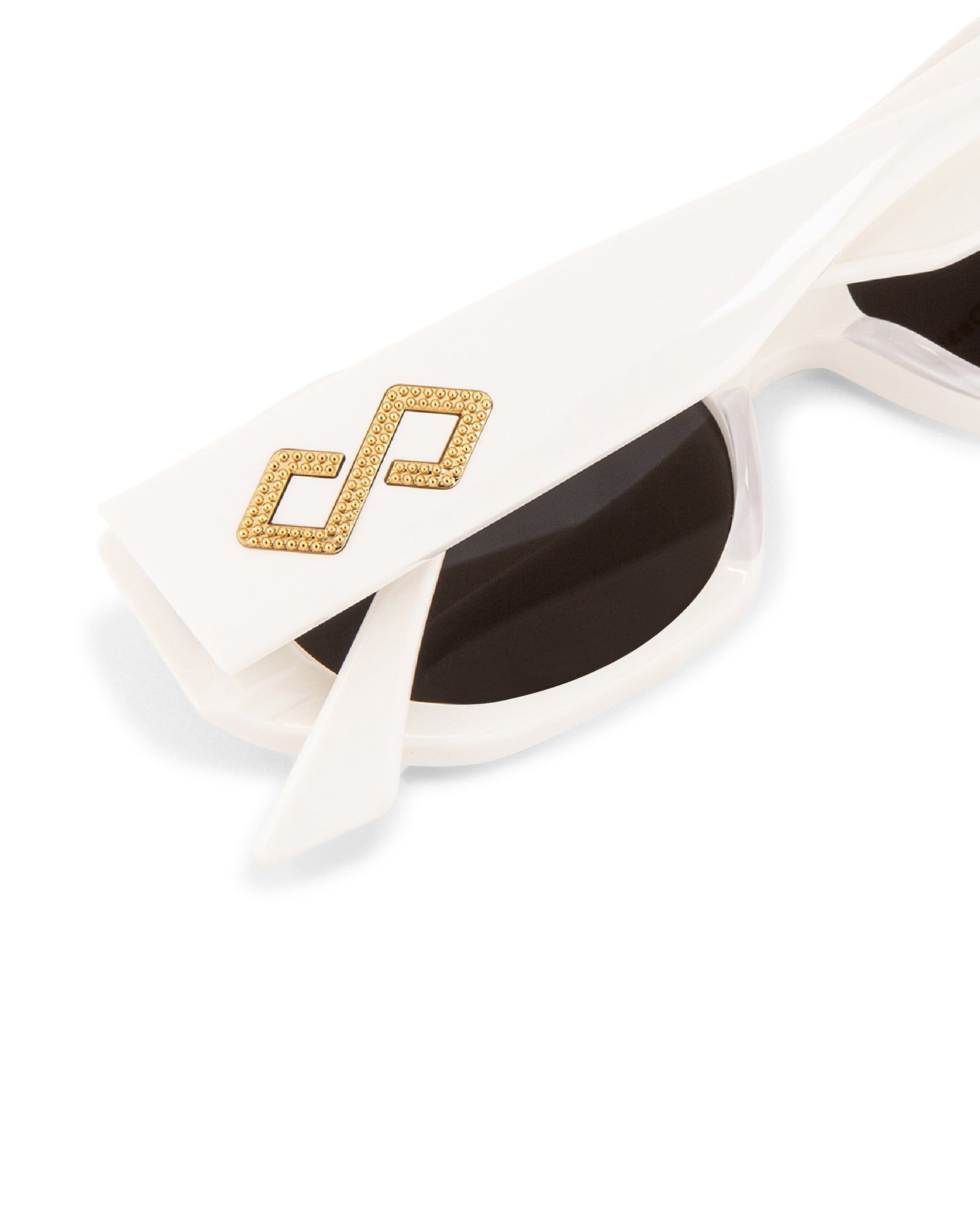 Get Women’s Sunglasses in Cream on Black Colour – Shop Online in USA, UK, Canada & United Arab Emirates